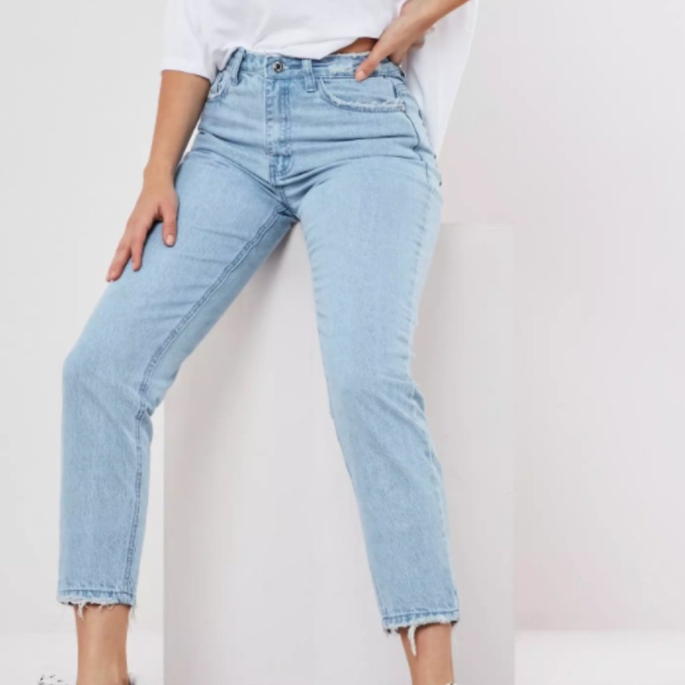 NWT MISSGUIDED Riot High Waisted Distressed Jeans